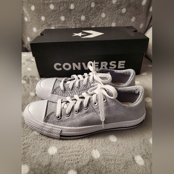 Converse All-Star Chuck Taylors - Picture 4 of 14